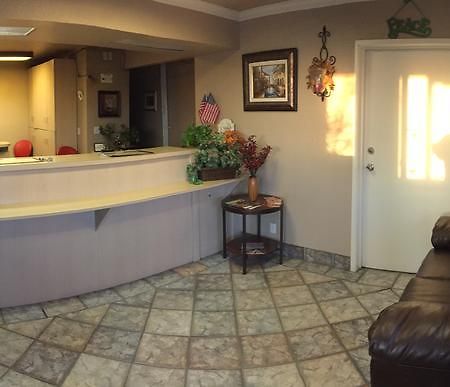 ויקטורוויל Hilltop Inn & Suites מראה חיצוני תמונה