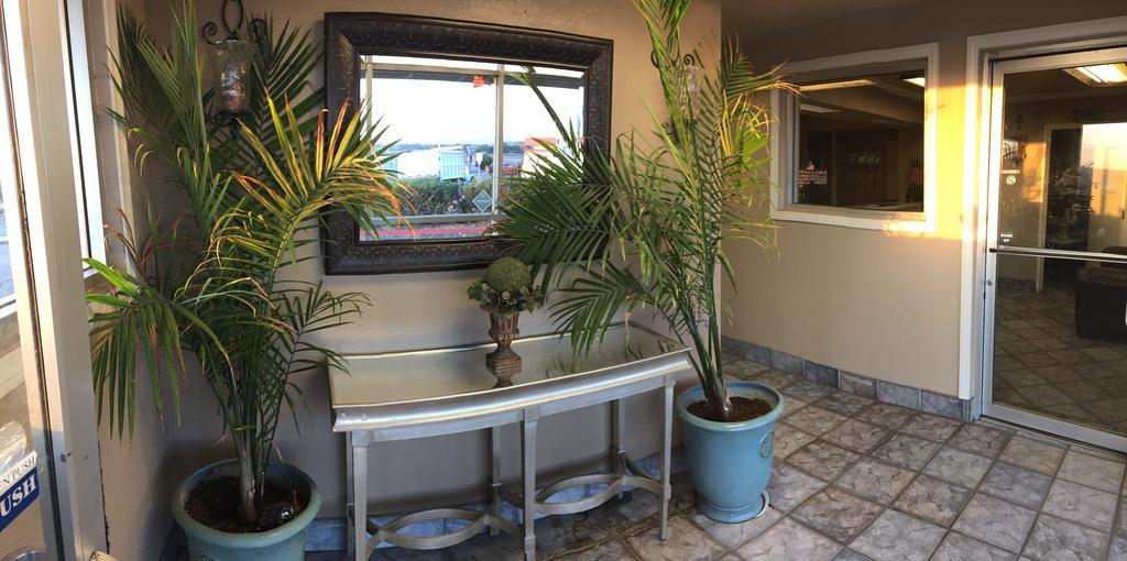 ויקטורוויל Hilltop Inn & Suites מראה חיצוני תמונה