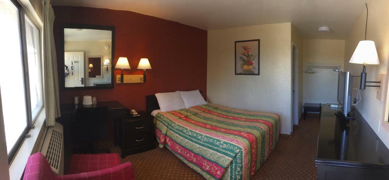 ויקטורוויל Hilltop Inn & Suites מראה חיצוני תמונה